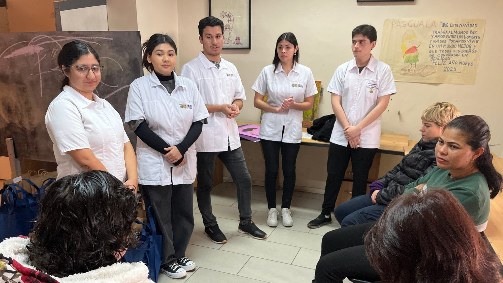 Cruzada solidaria IPVG: Entregan kits menstruales a usuarias en situación de calle del Centro de Acogida Sempiterno en Concepción