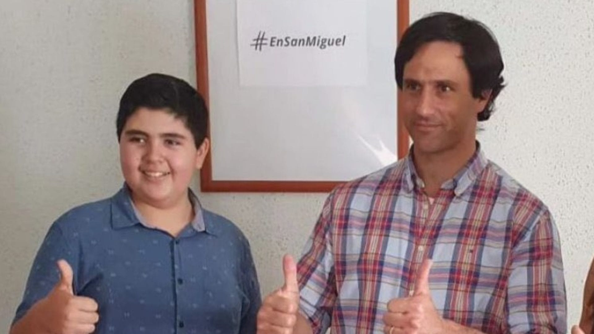 “Sé lo peligrosas que son sus ideas”: Ex niño poeta habló sobre antigua foto con Luis Silva