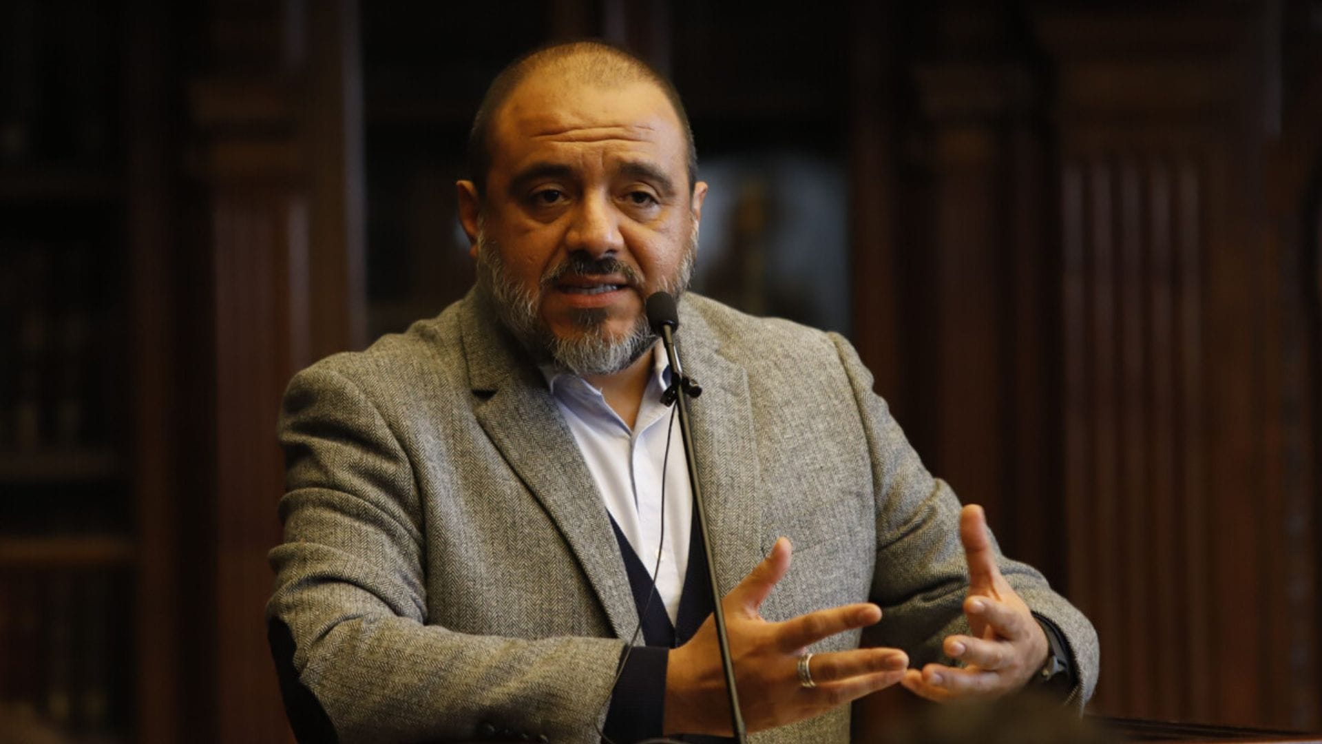 Presentan acusación constitucional contra el ministro de Educación: Consta de siete capítulos