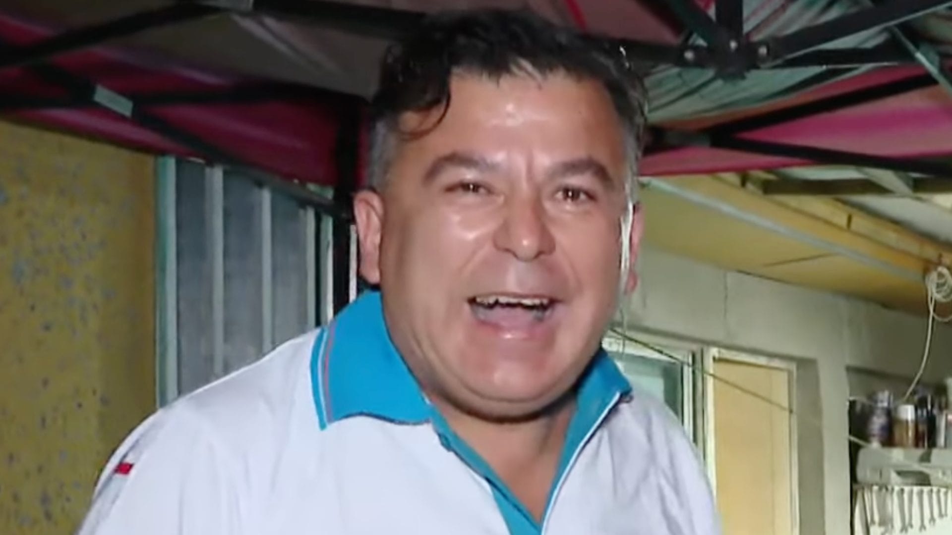 Del Biobío a Santiago: La historia del micrero que la rompe en TikTok por animar sus recorridos