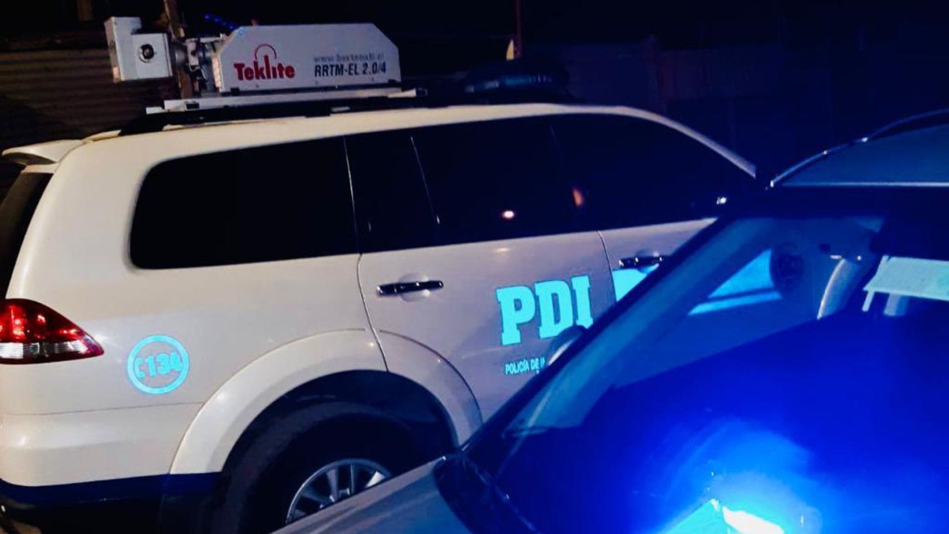 Hombre muere baleado al interior de su vehículo en Barrio Yungay