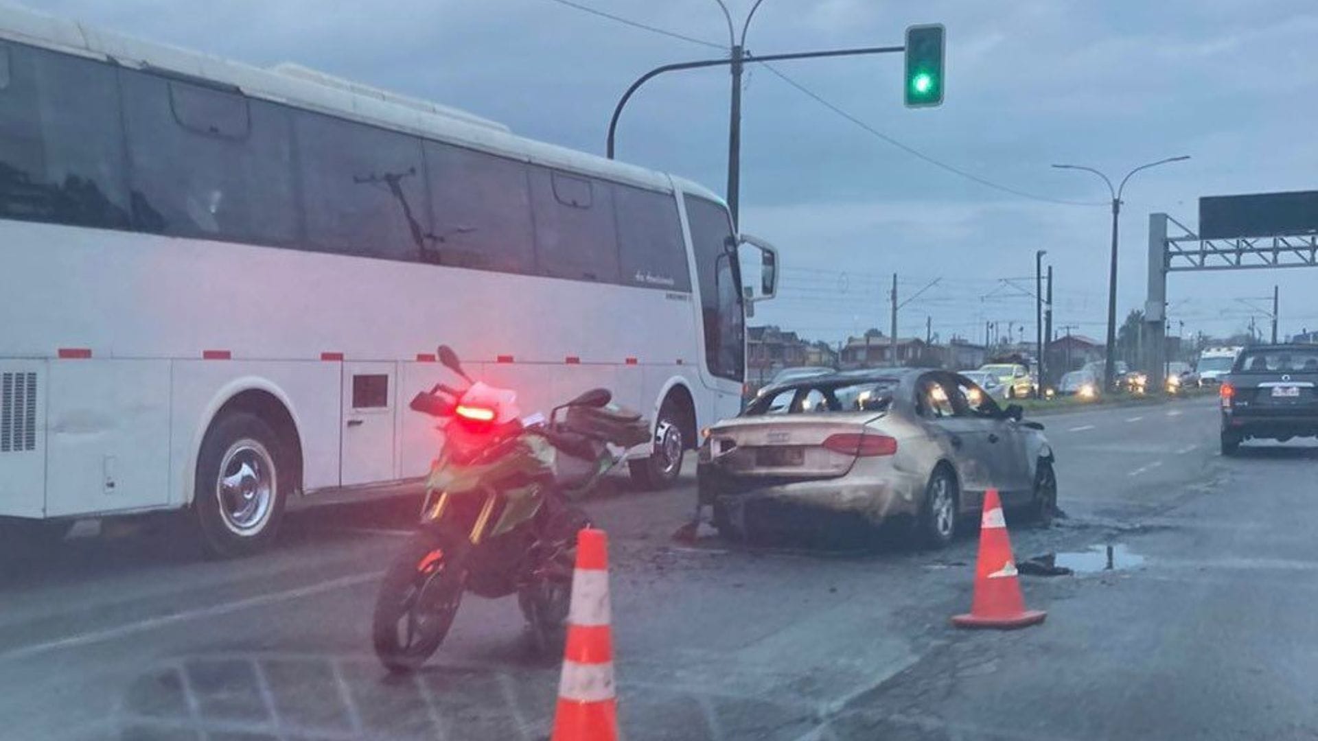 Tras congestión en San Pedro por vehículo incendiado: Exigen al municipio cumplir con adquisición de grúa para actuar en estos casos