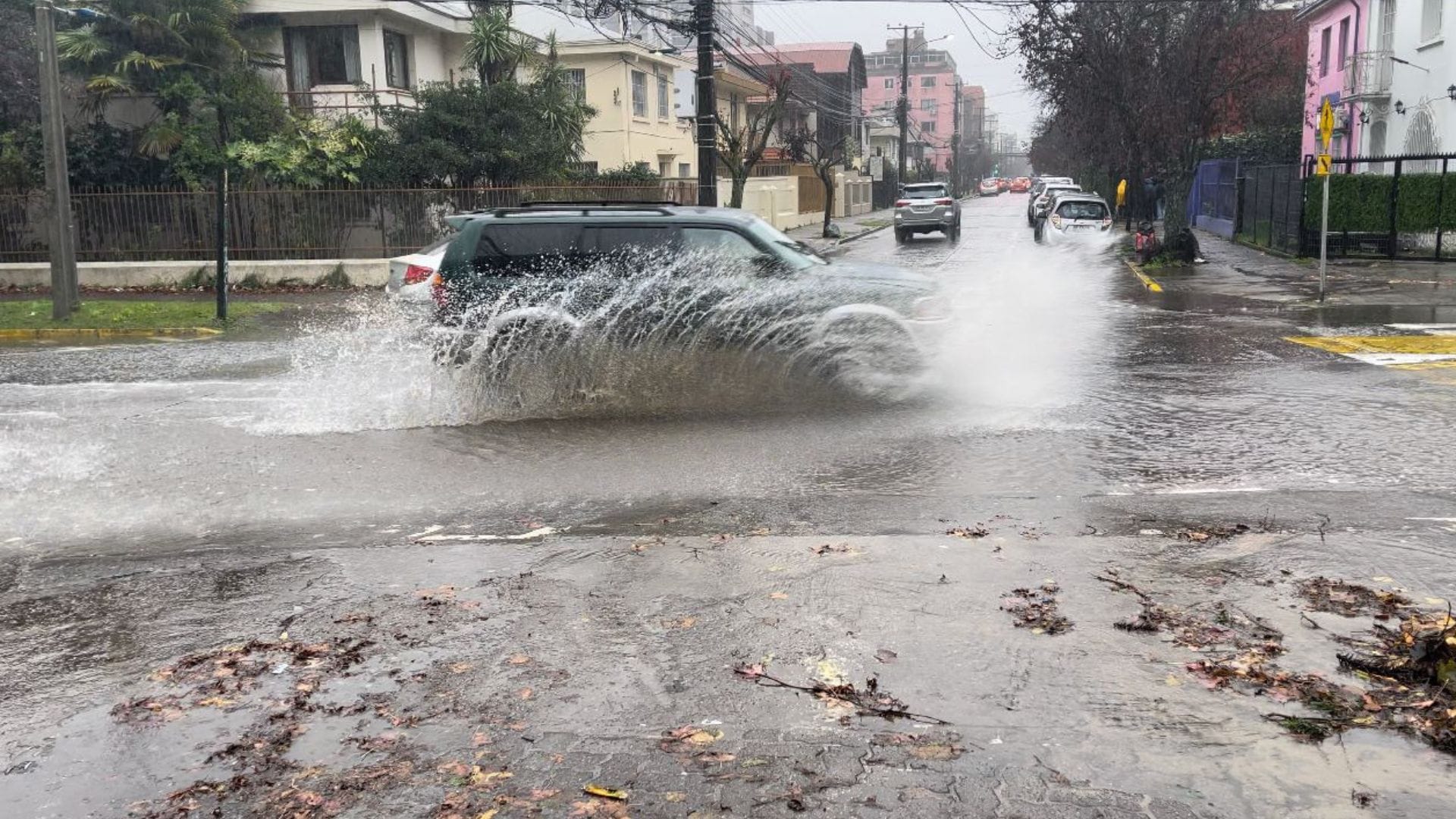 ¿Por qué siempre hay anegamientos en Víctor Lamas y Barrio Universitario de Concepción? El agua tiene memoria