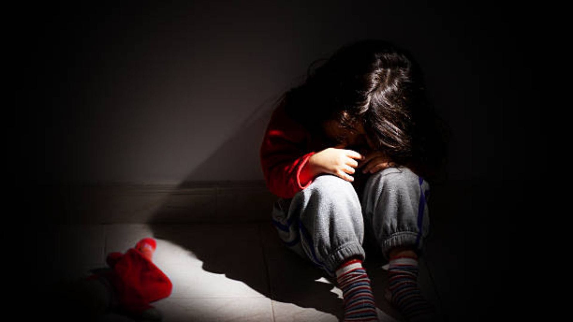 Niños y niñas abandonadas en el Biobío: ¿Qué tan grave es esta problemática?