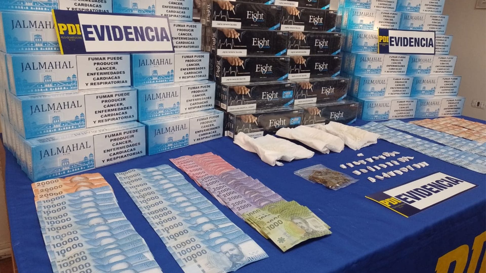 Detienen a dos sujetos por tráfico de drogas cerca de colegios en Lota