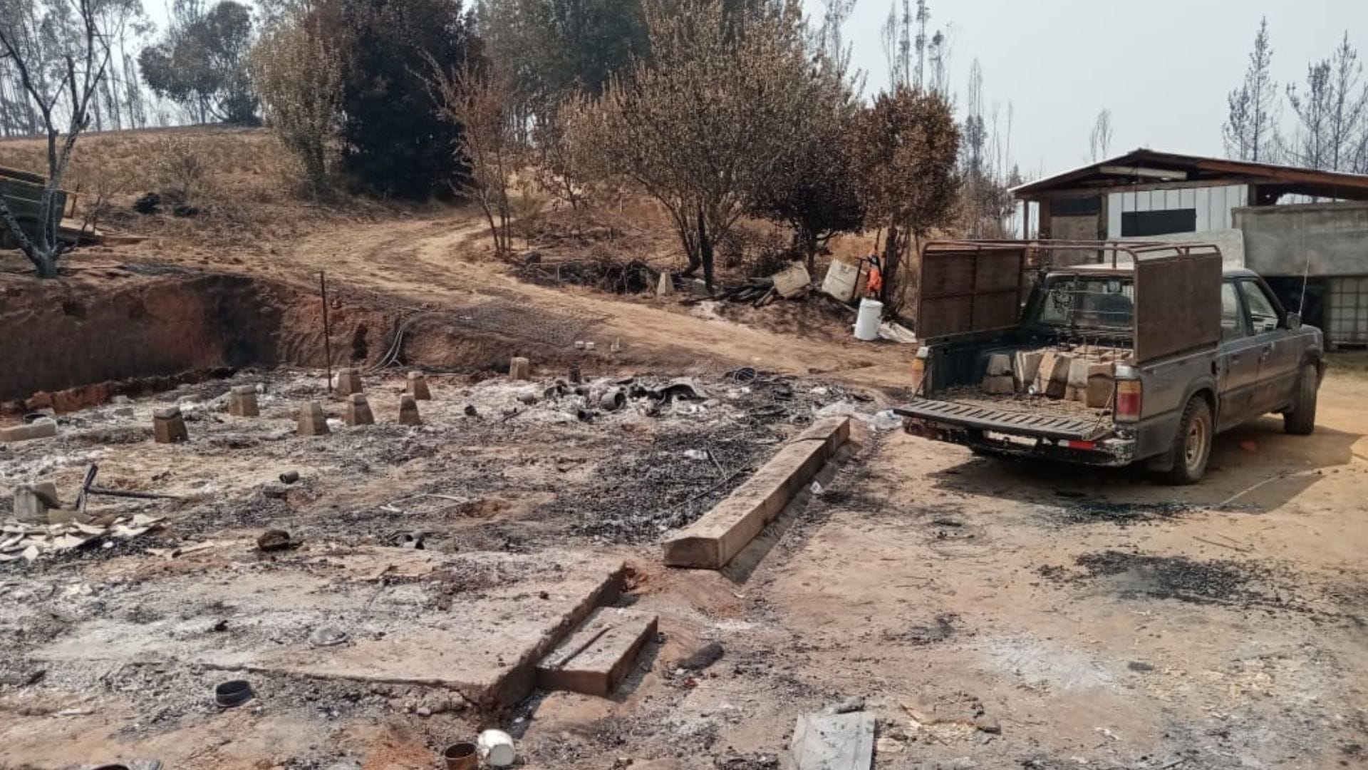Engorroso trámite frena que familia de Santa Juana reciba vivienda de emergencia tras incendios forestales