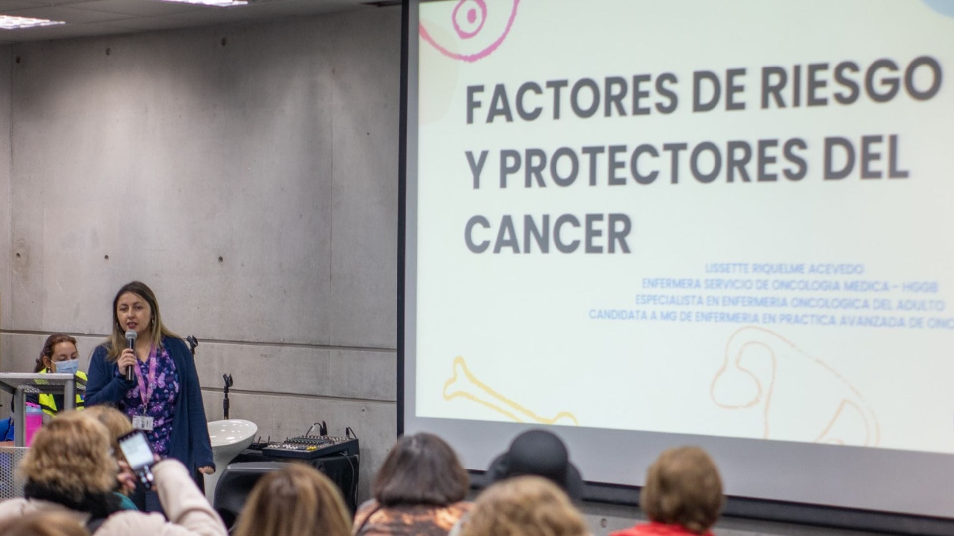 Realizan jornada de prevención del cáncer de próstata en Concepción para sensibilizar a la población