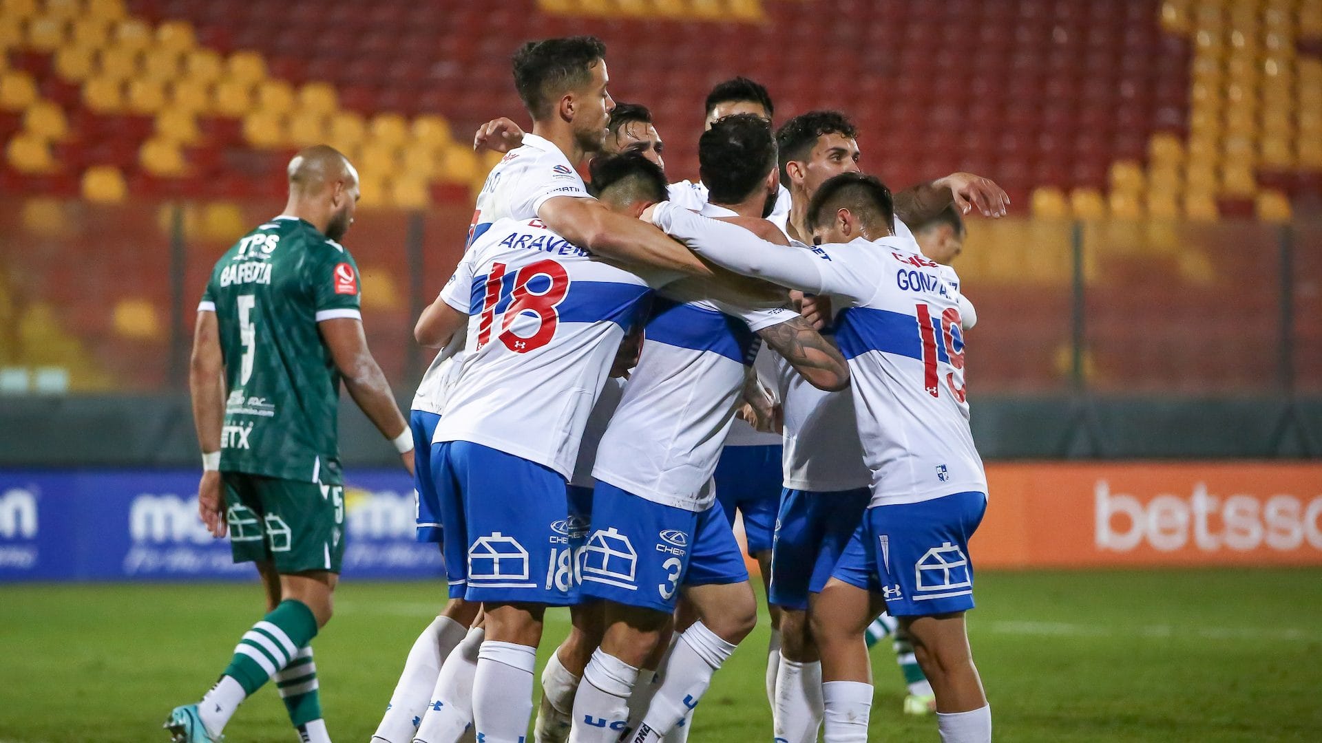 Universidad Católica sigue sin convencer y logra una escueta victoria en la Copa Chile
