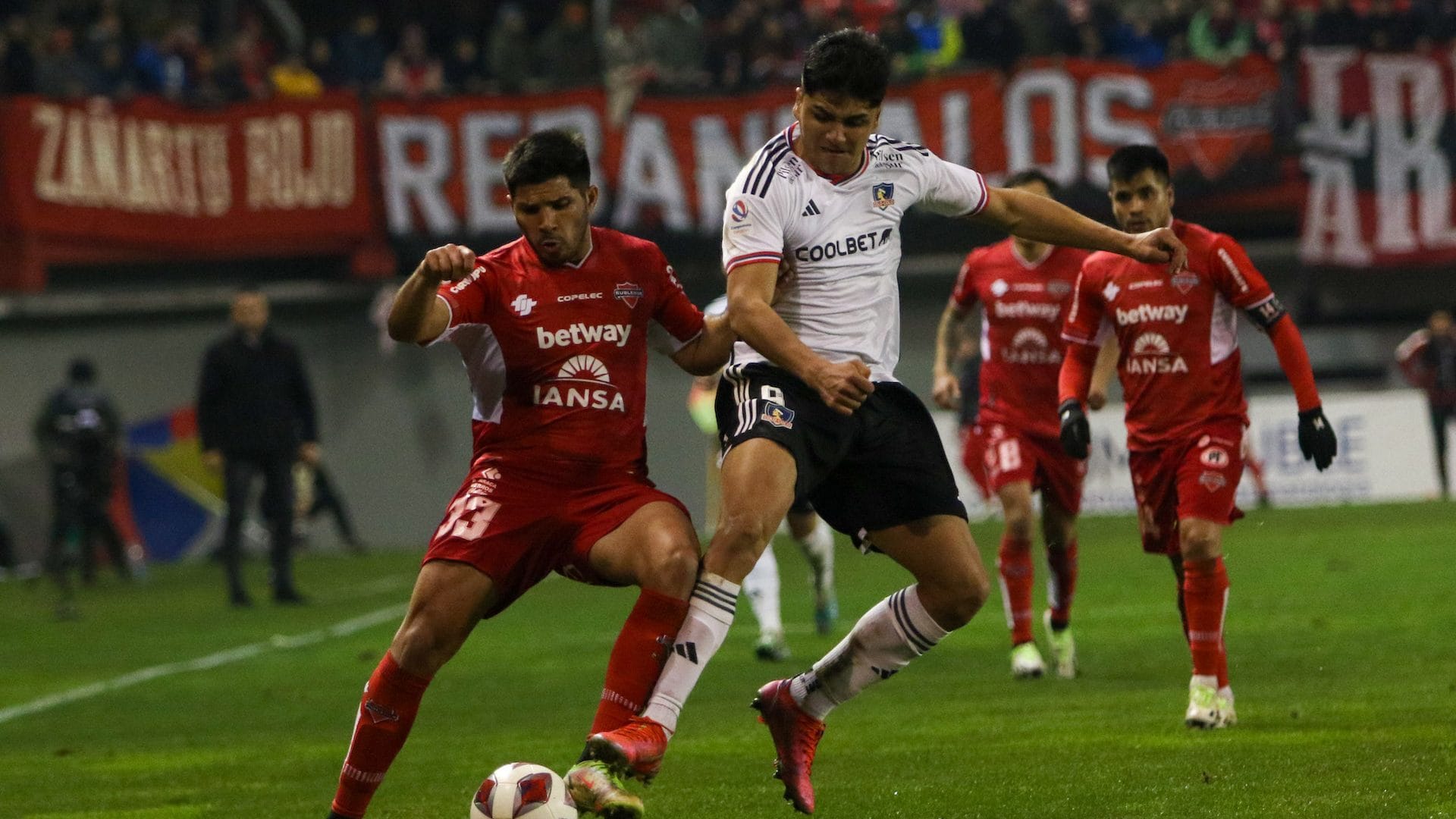 Ñublense y Colo Colo no se hacen daño en el Nelson Oyarzún Arenas
