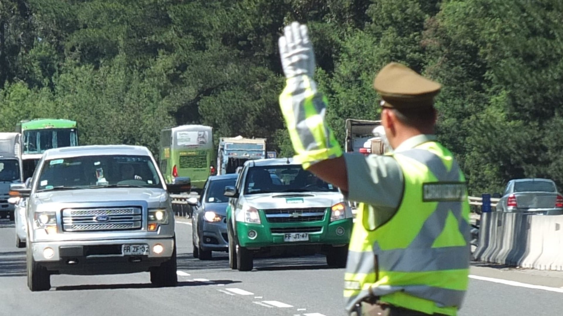 Buscan a autor de atropello: Hallan a mujer y bebé sin vida al costado de carretera en Villarrica