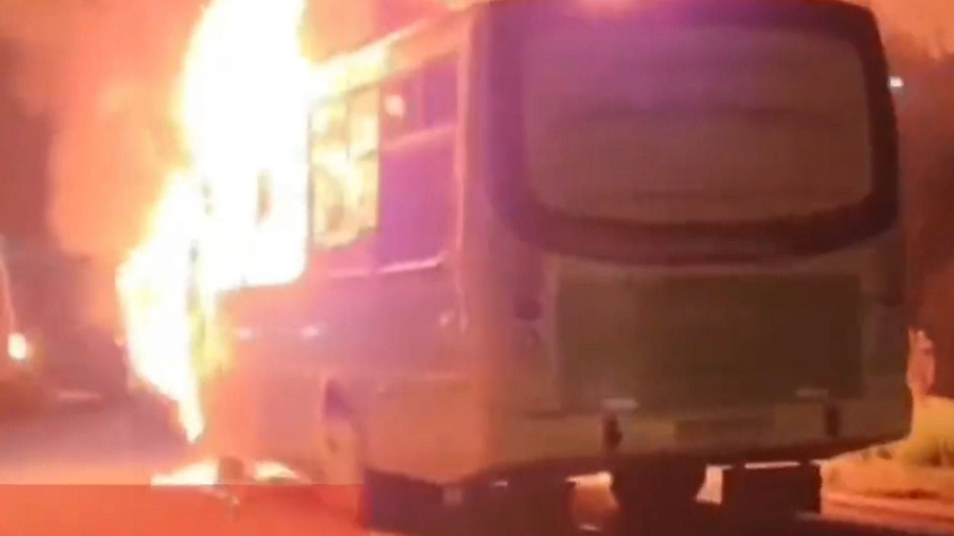 Bus de locomoción colectiva se incendió en San Pedro de la Paz