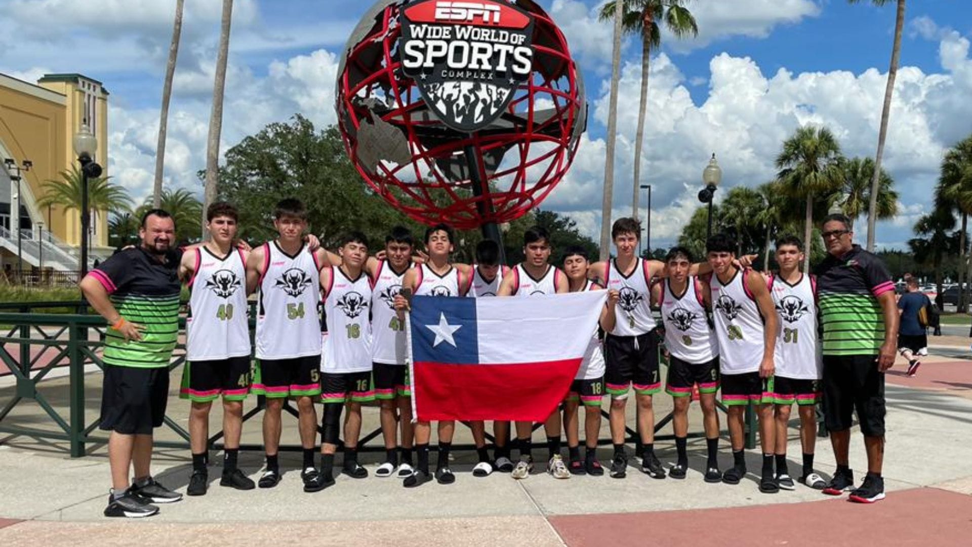 Con deportistas de Concepción: CD Omega representó a Chile en torneos de basquet de gran prestigio en Estados Unidos