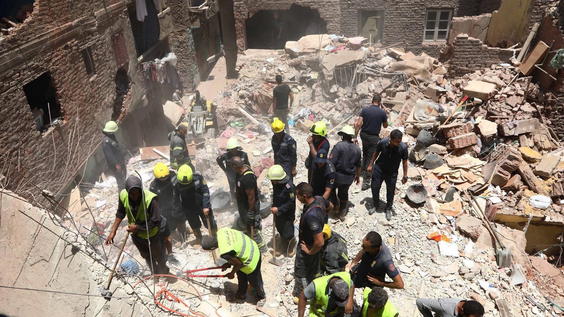 Tercer colapso de edificio en sólo dos días deja al menos nueve fallecidos en Egipto