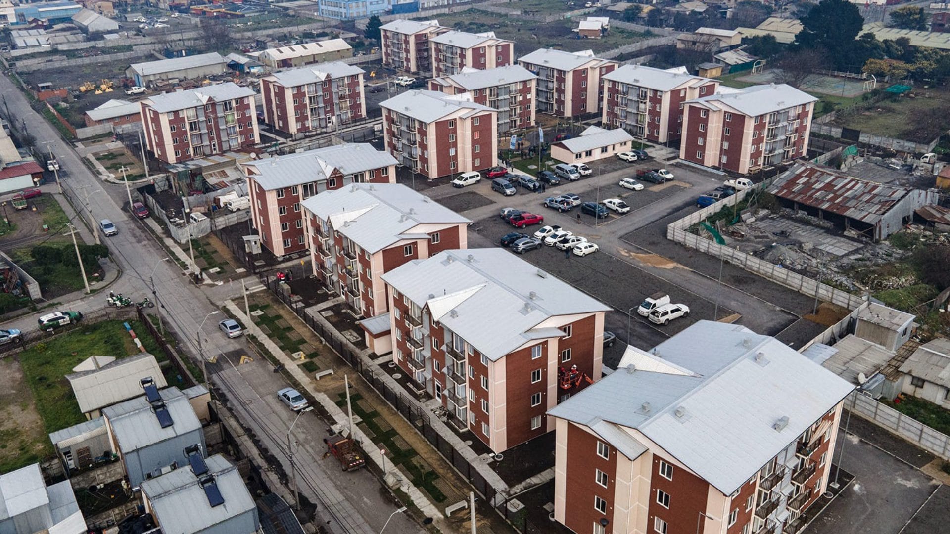 Entregan departamentos PRAIS a verdaderos dueños tras toma en San Pedro de la Paz