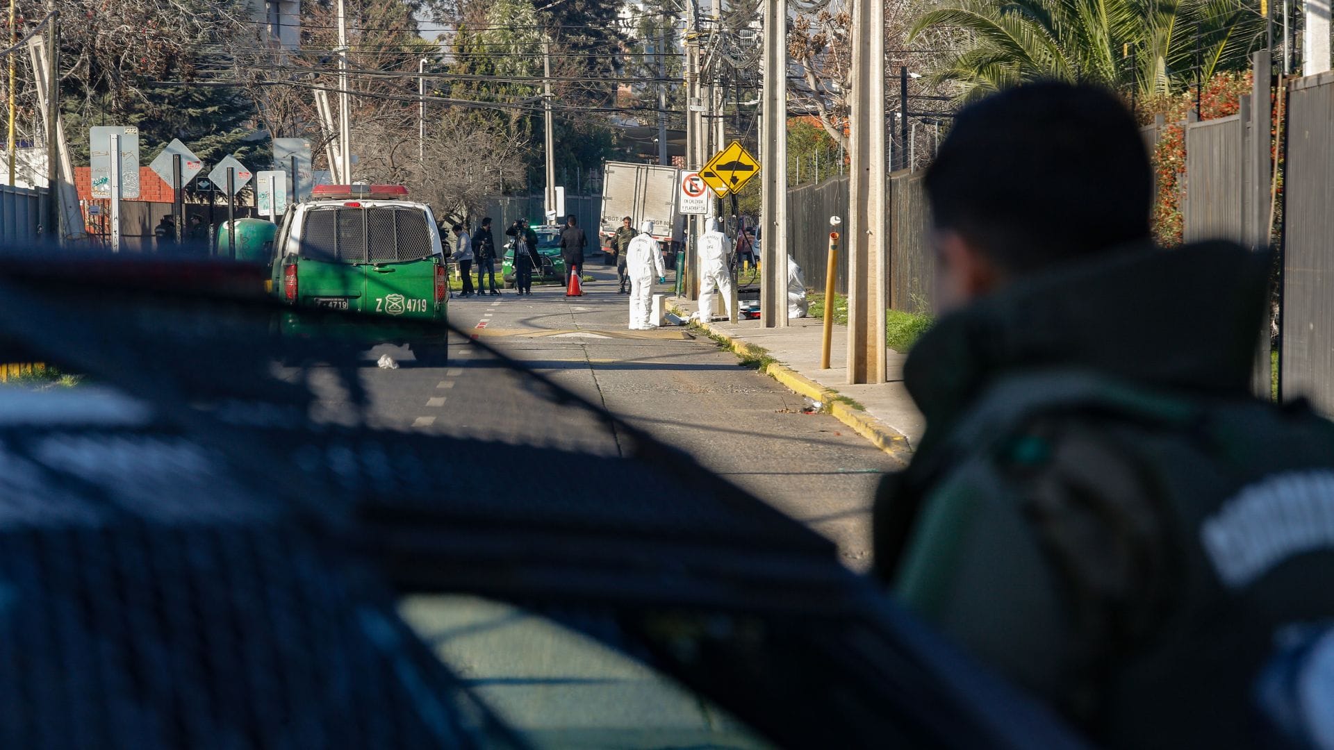 Ex carabinero permanece en riesgo vital tras ser baleado en Los Ángeles