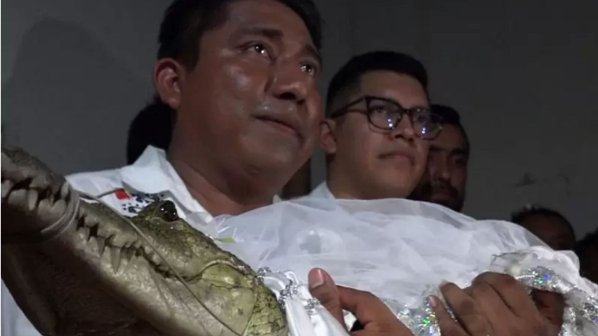 Para no creer: Alcalde mexicano contrajo matrimonio con caimán
