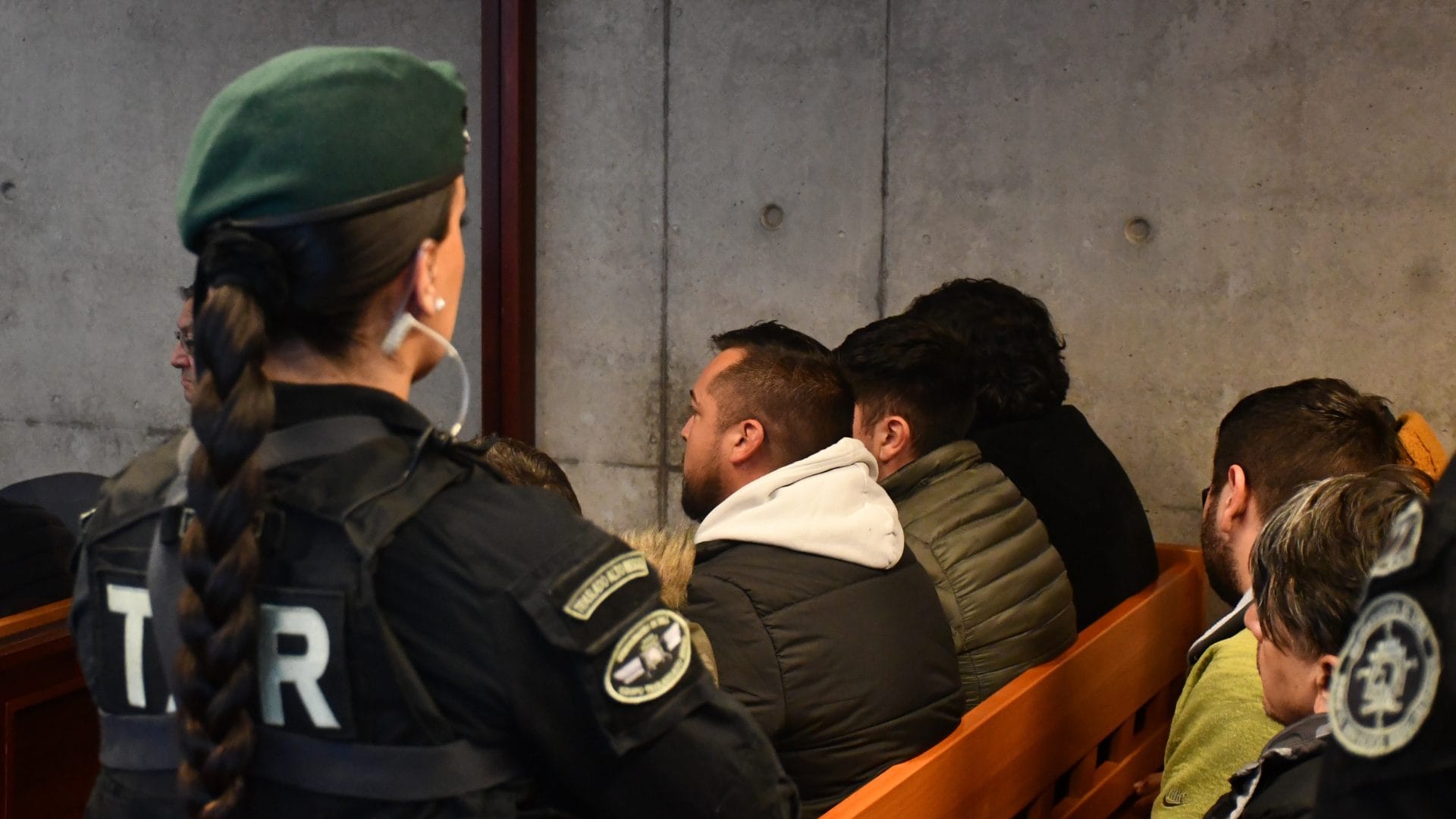 Detienen a ocho individuos y un ex frentista por robo frustrado en Aeropuerto de Santiago