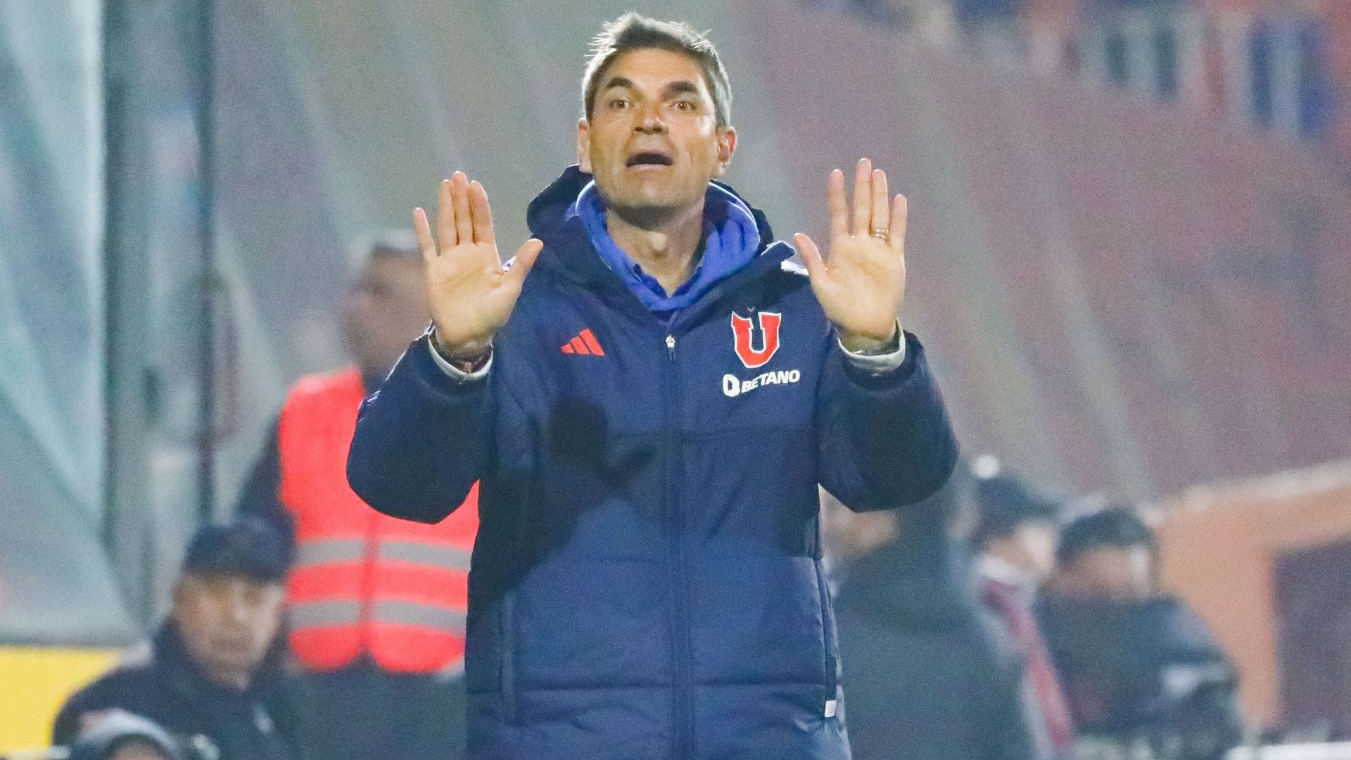 Mauricio Pellegrino aún no arregla su continuidad en la Universidad de Chile