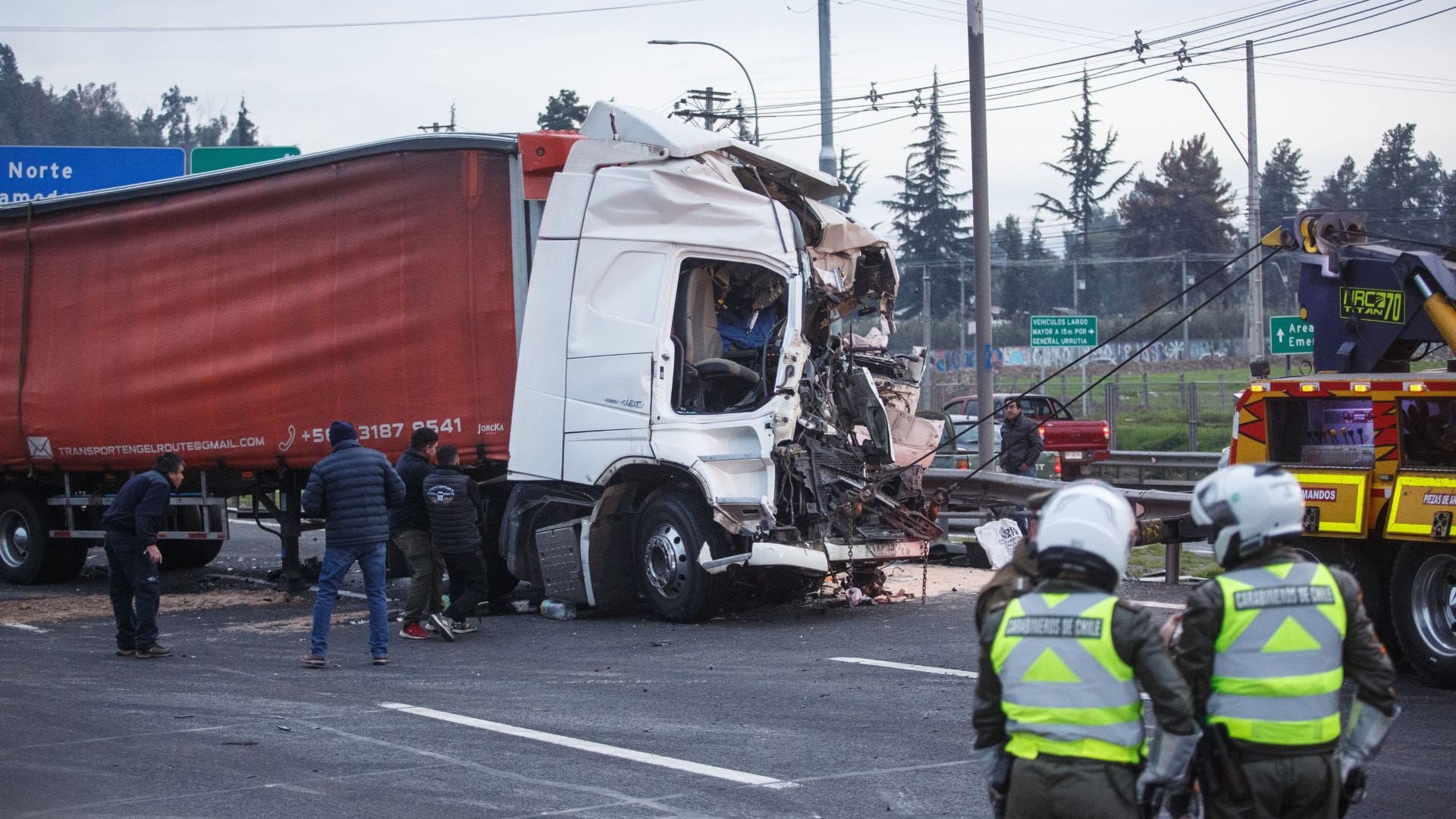 Fatal accidente: Chofer de camión falleció tras colisionar con vehículo de limpieza en la Ruta 5 Sur a la altura de San Bernardo