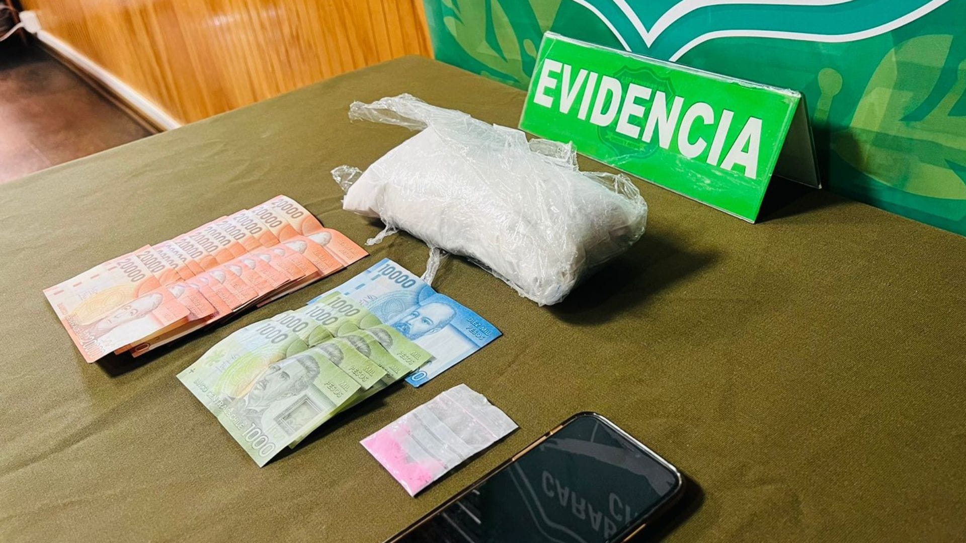 Sorprendida en un bus interprovincial: Detienen a mujer por transportar casi un kilo de ketamina en la región de Los Ríos