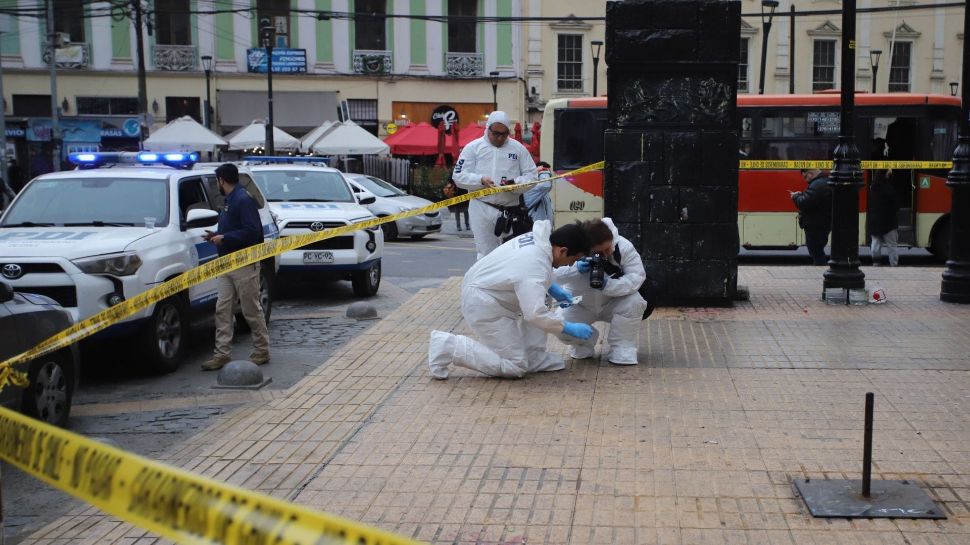 Investigan riña que terminó en homicidio: Hombre murió tras ser apuñalado en pleno centro de Valparaíso