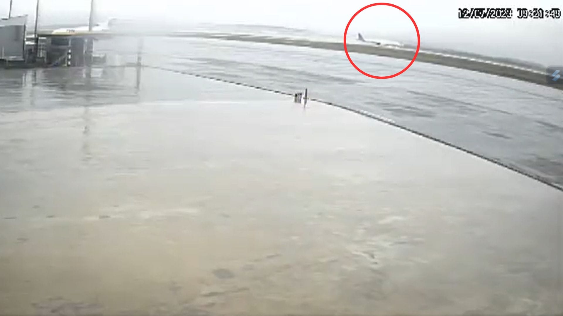 Reportan que avión de Latam derrapó en la pista de aterrizaje en Florianópolis: Aeropuerto fue cerrado