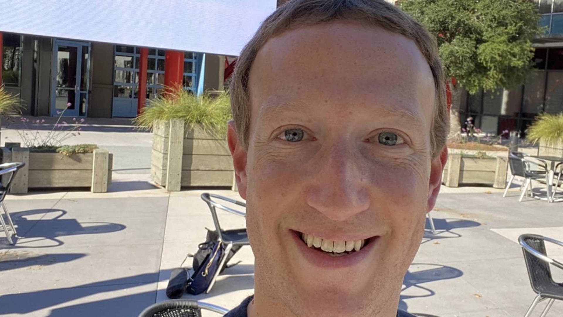 Citan a Zuckerberg a testificar por el uso de redes por traficantes de personas