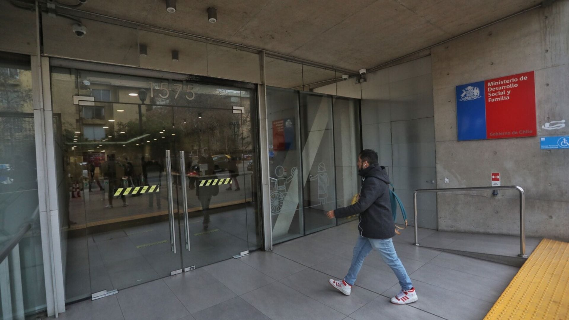 Llamaron fingiendo ser el ministro Jackson y “sobrinos” retiraron los computadores: Robo afectó al Ministerio de Desarrollo Social