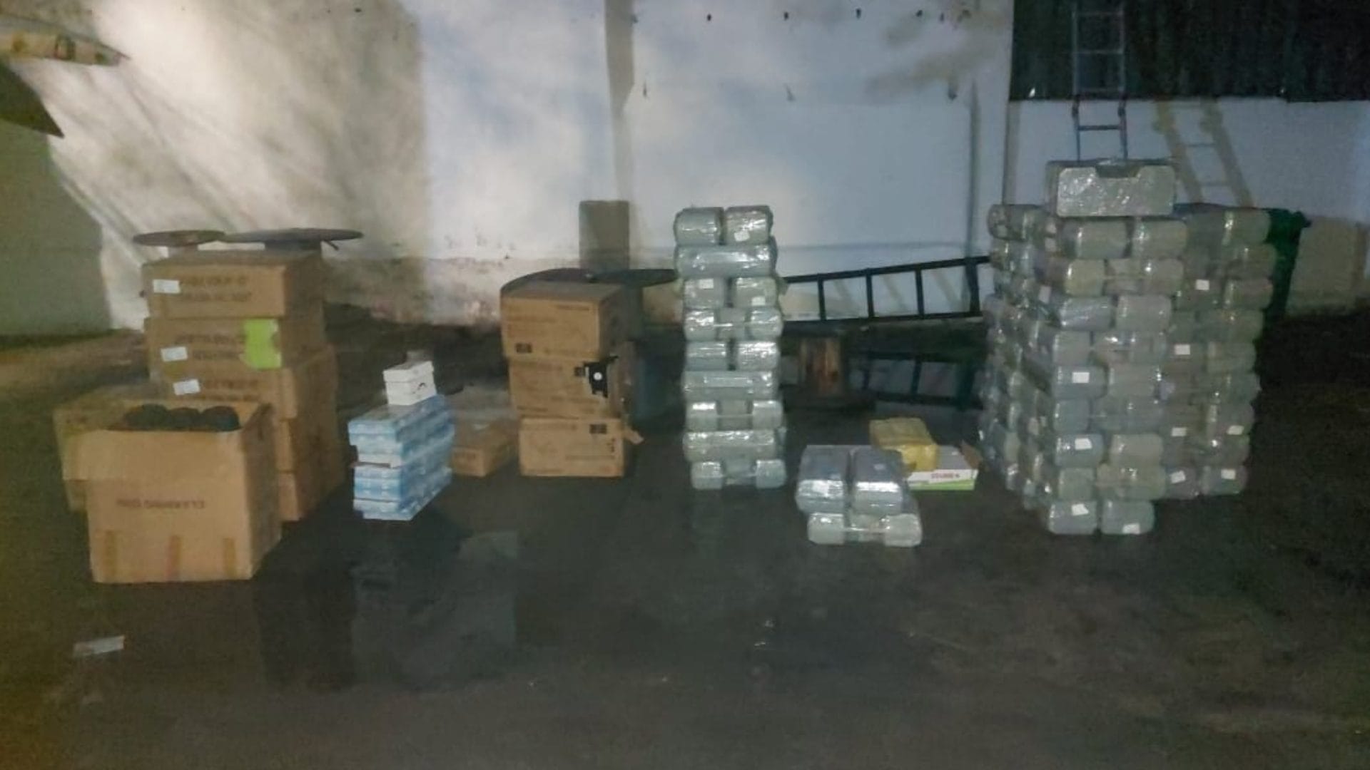 Carabineros frustró robo a empresa de artículos de hogar en San Miguel: Hay cinco detenidos