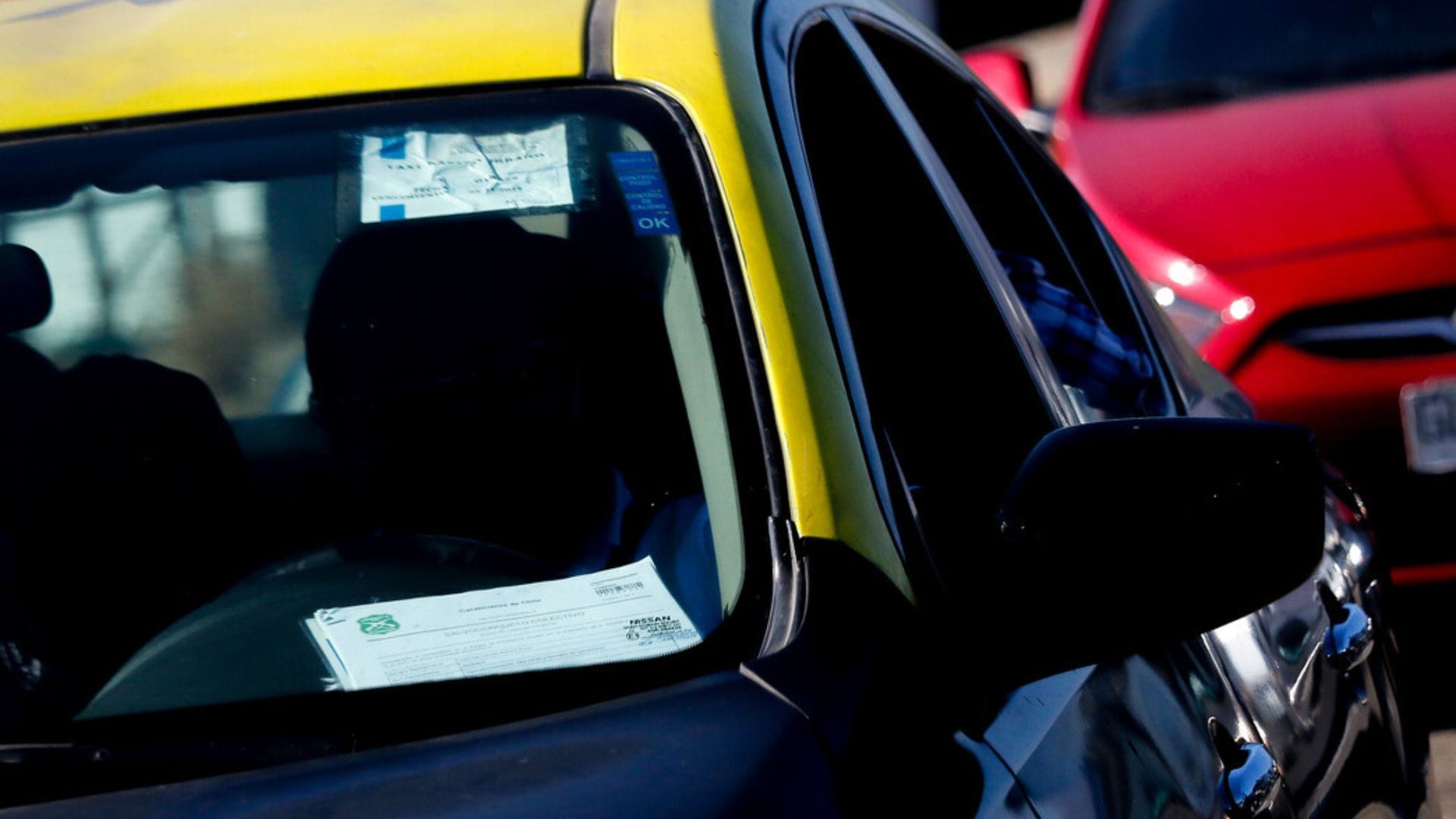 Se había bajado de su vehículo tras colisionar: Taxista murió atropellado por bus en la Ruta 68