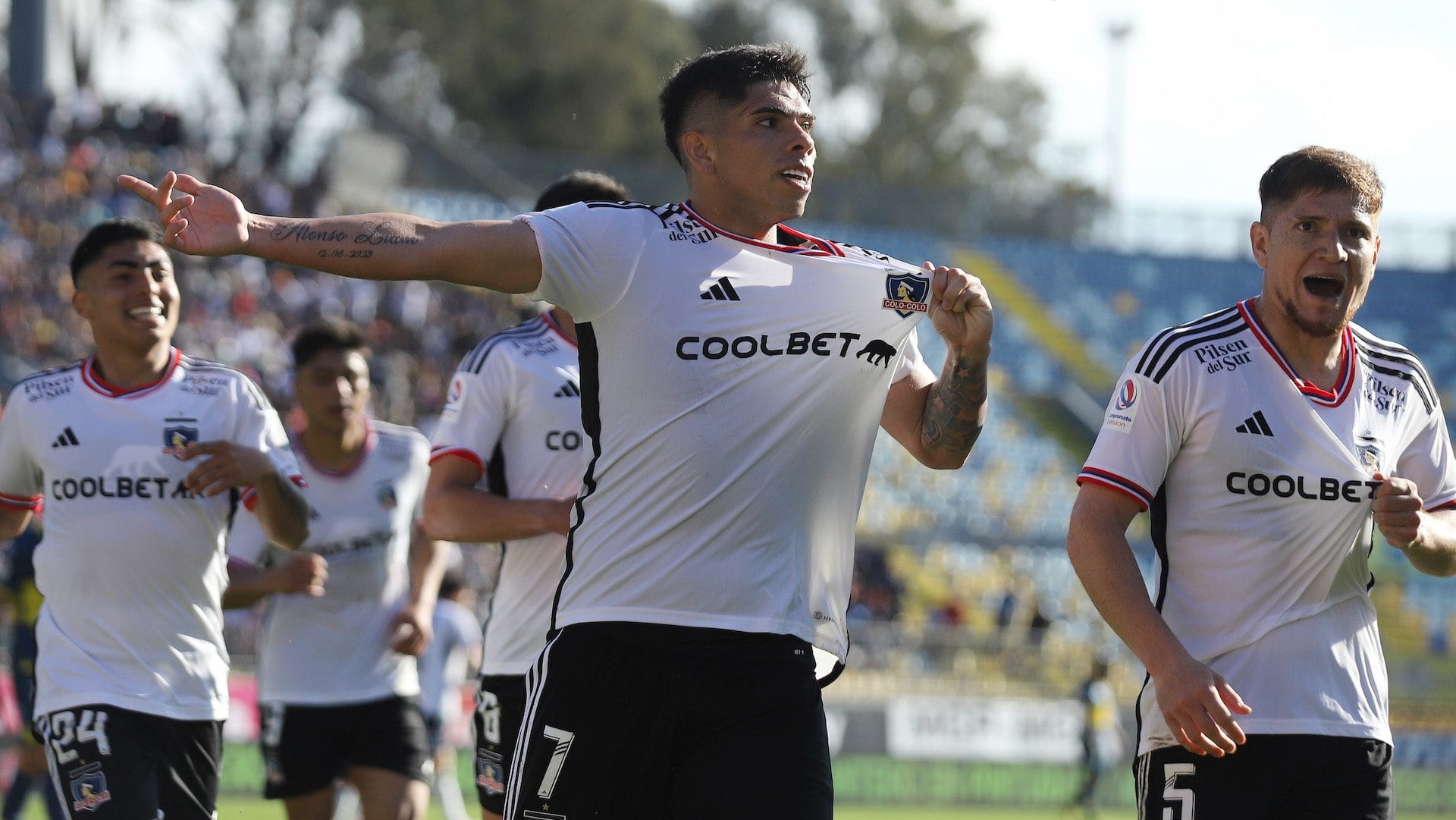 Colo Colo ratifica la compra de un porcentaje de la carta de Carlos Palacios
