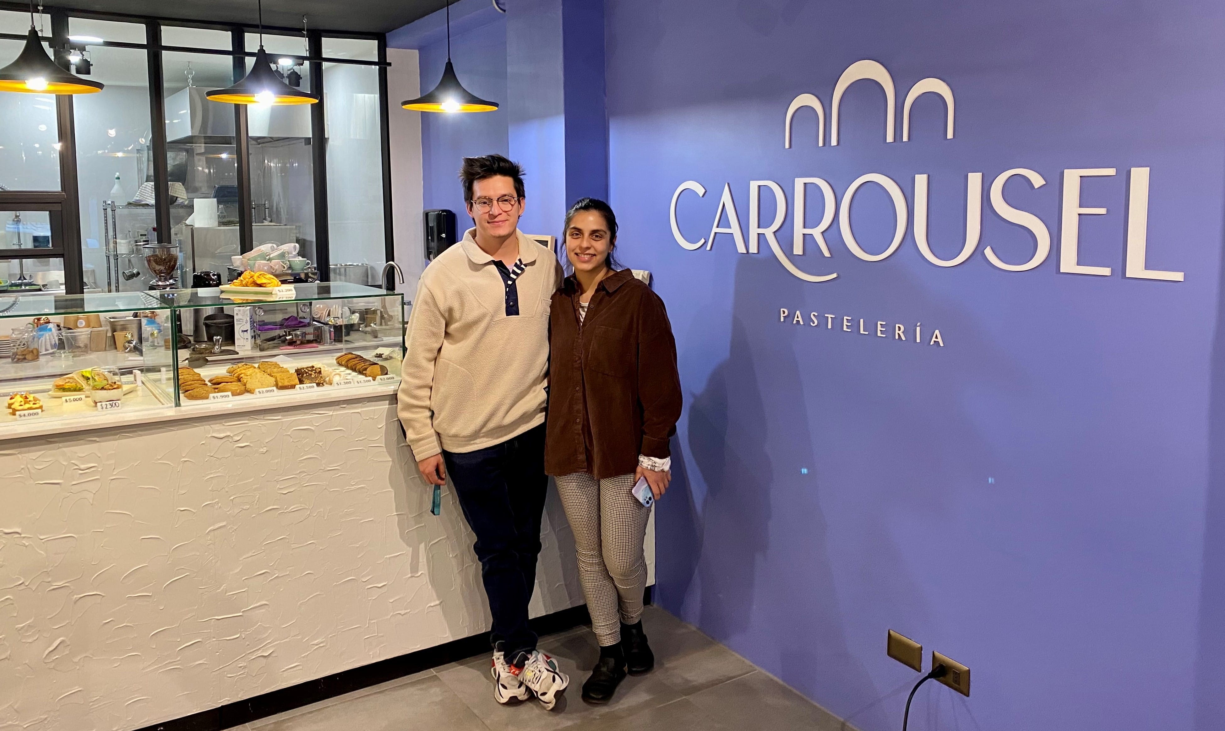 Pareja penquista trabajó en la Ciudad del Amor y creó pastelería francesa en Concepción: Carrousel