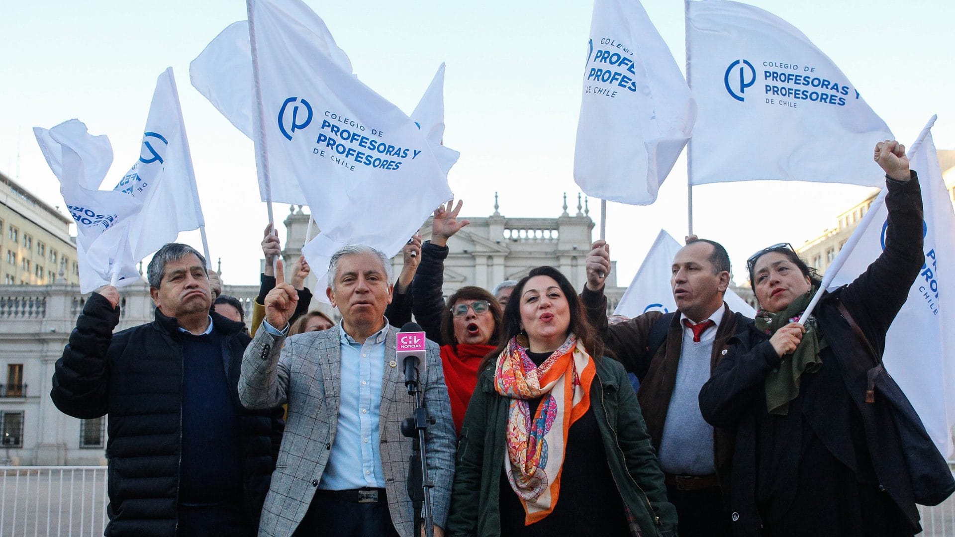 Colegio de Profesores llama a paro nacional el próximo mes: Acusan agresiones y malos tratos