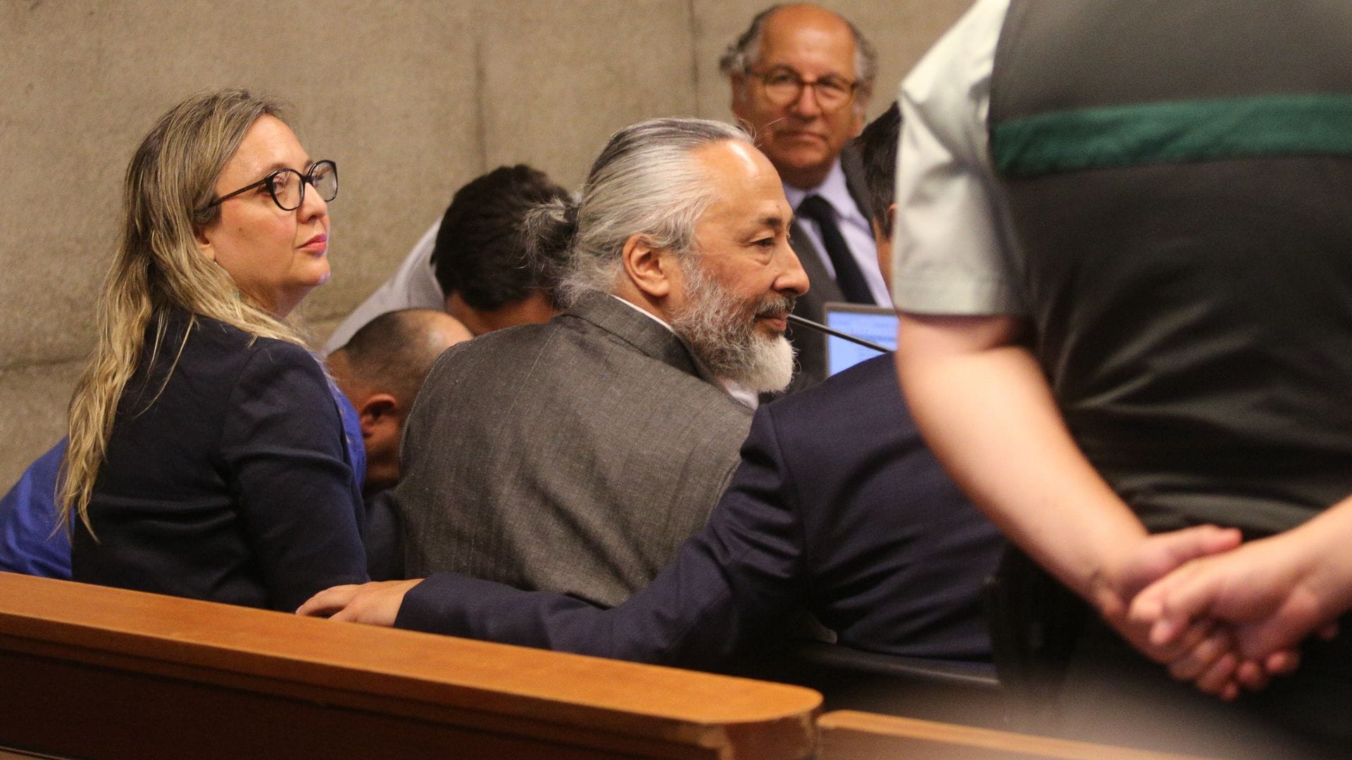 Revelan rostro de TV al que Parived le habría vendido bolsa de tierra “sagrada” en $250 mil pesos