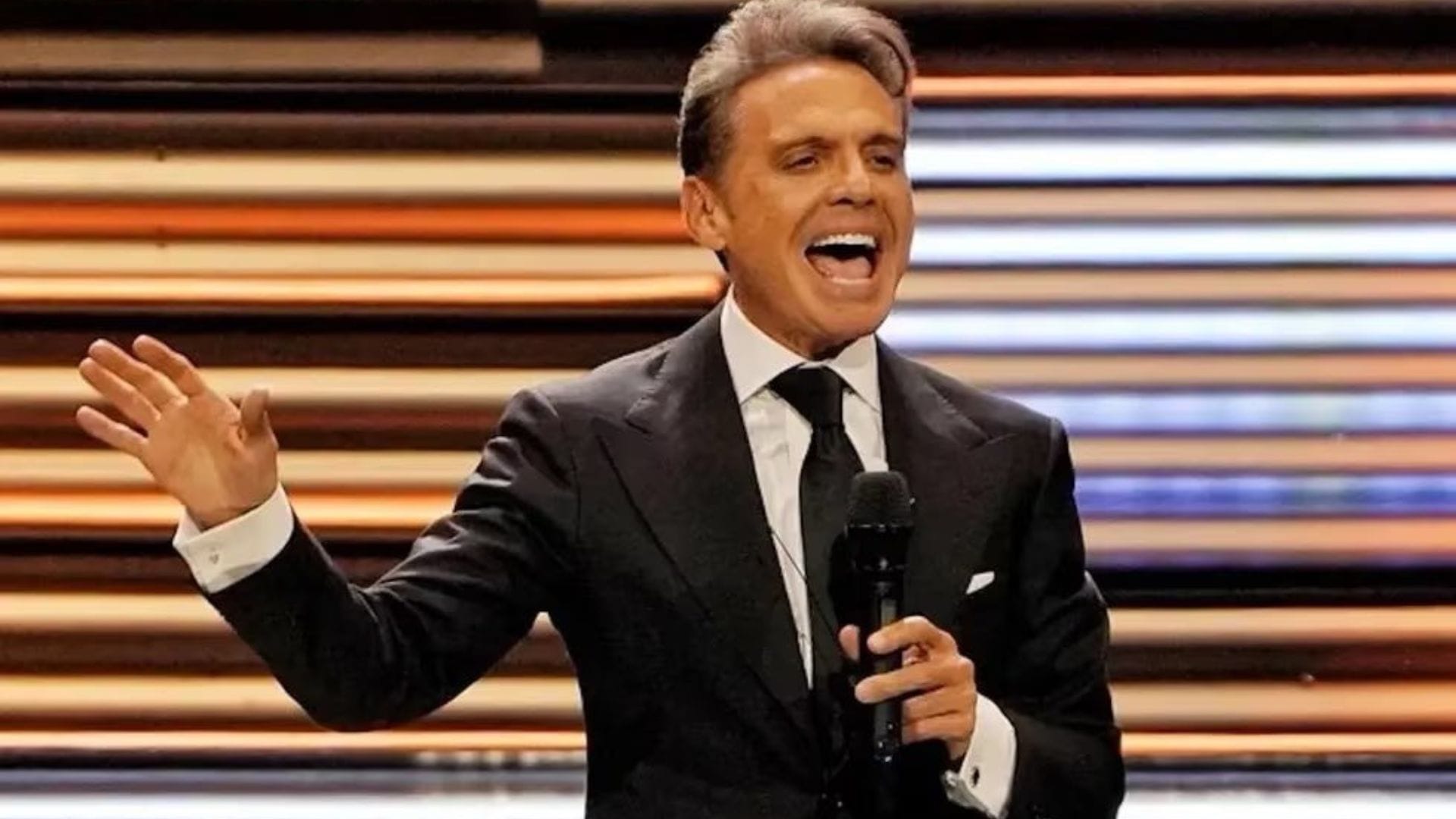 Revelan las exigencias que habría pedido Luis Miguel para su camarín en Chile