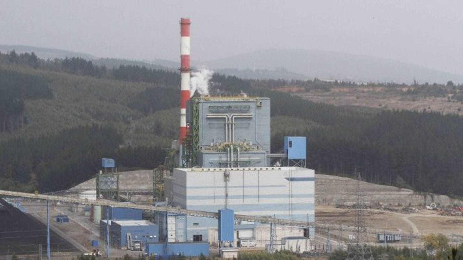 Gobierno retoma Plan de Descarbonización: Termoeléctrica Santa María en Coronel sigue operativa