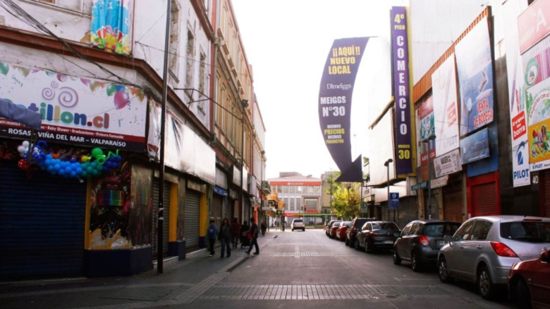 Entre fierros y escupitajos: Comerciante china sufre brutal golpiza en Barrio Meiggs
