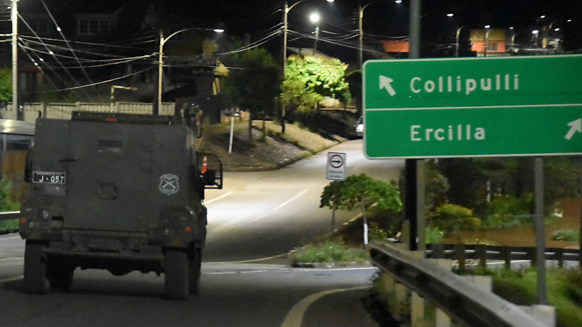 Encapuchados amenazaron y robaron furgón a funcionarios del Cesfam de Ercilla: Vehículo habría sido quemado