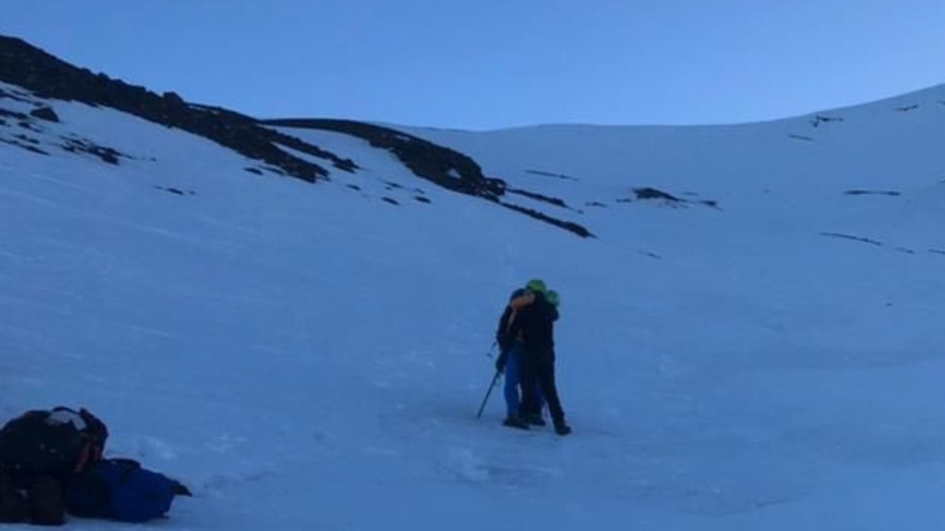 Excursionista murió tras caer de quebrada: Fue encontrada en cercanías del Volcán Lonquimay