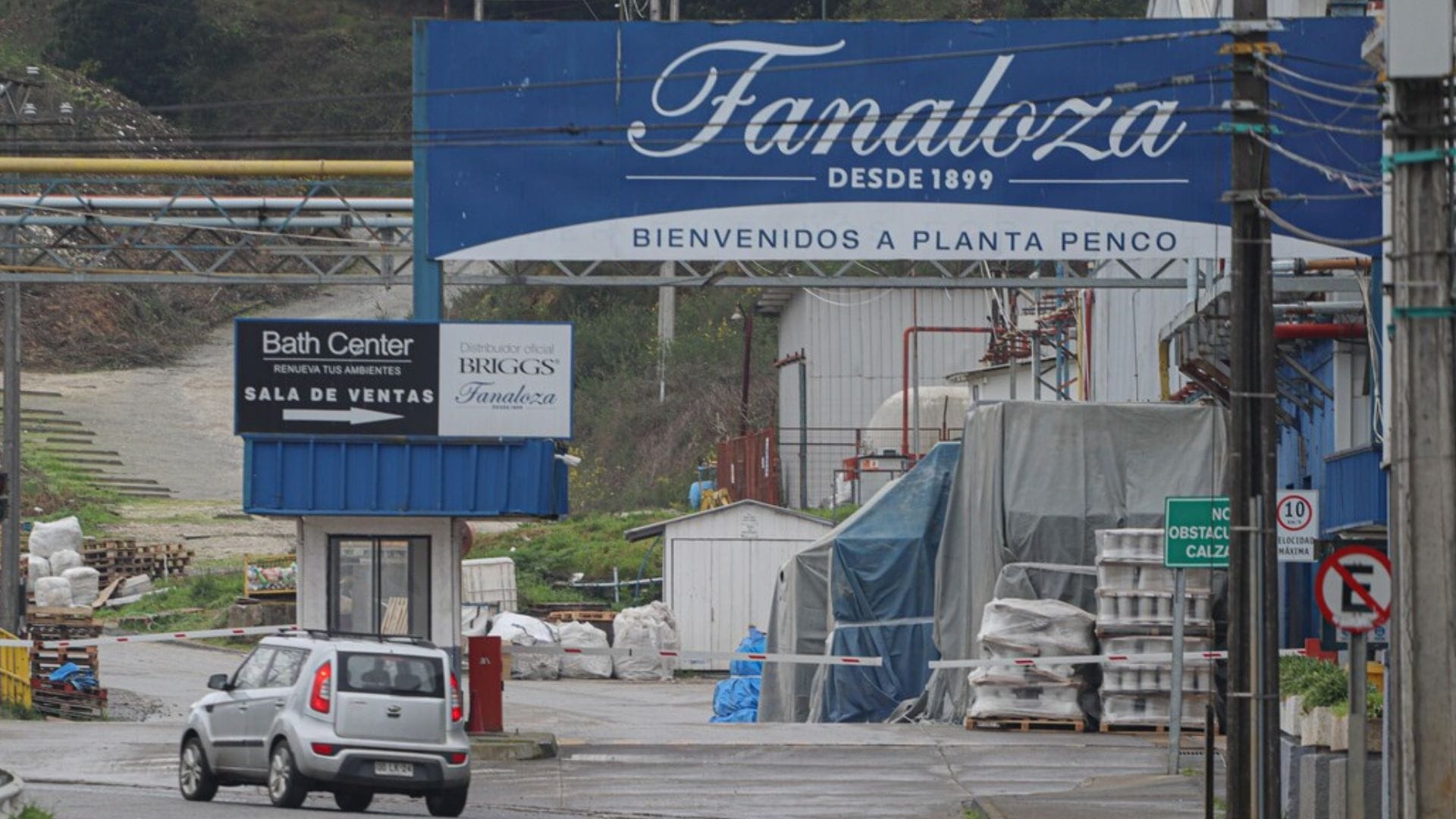 Tras cierre de Fanaloza Penco: Comprometen apoyo para trabajadores despedidos de la histórica fábrica