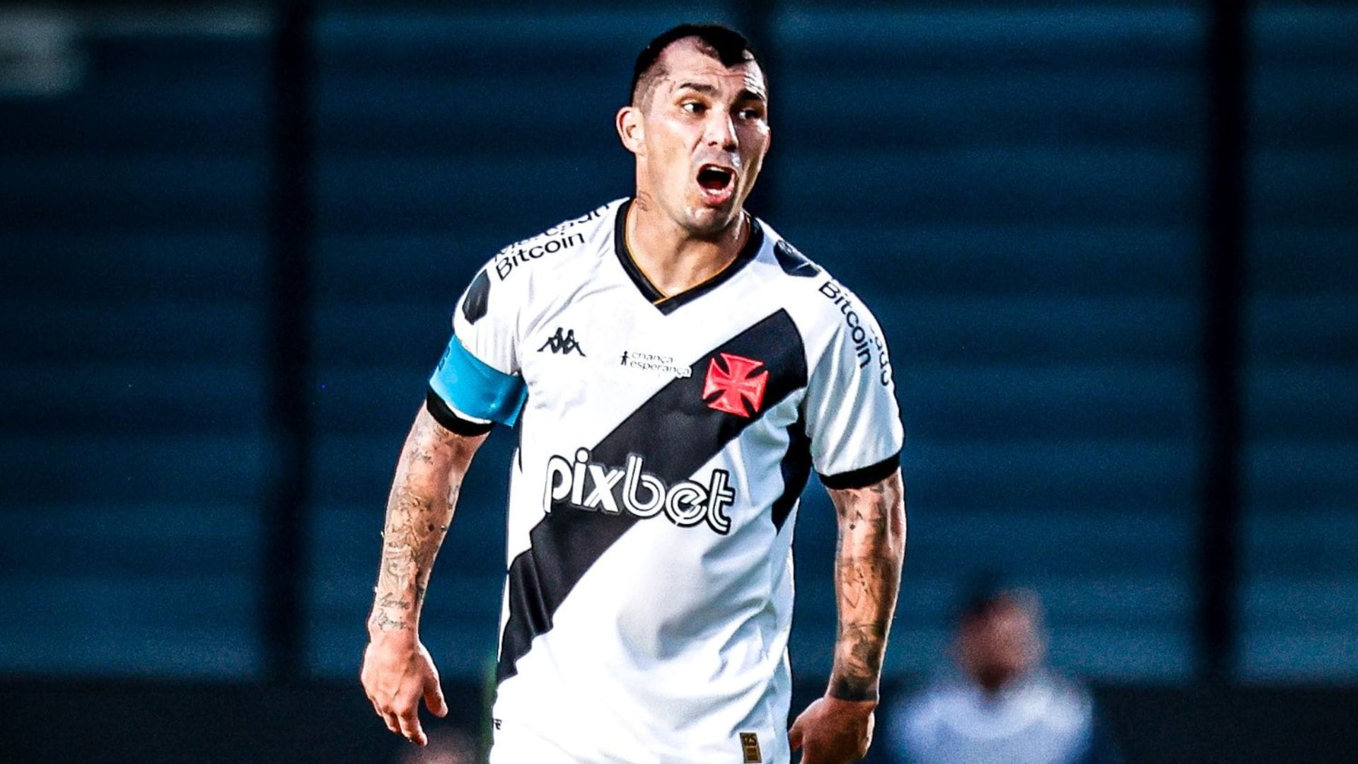 Gary Medel brilló en la victoria del Vasco da Gama