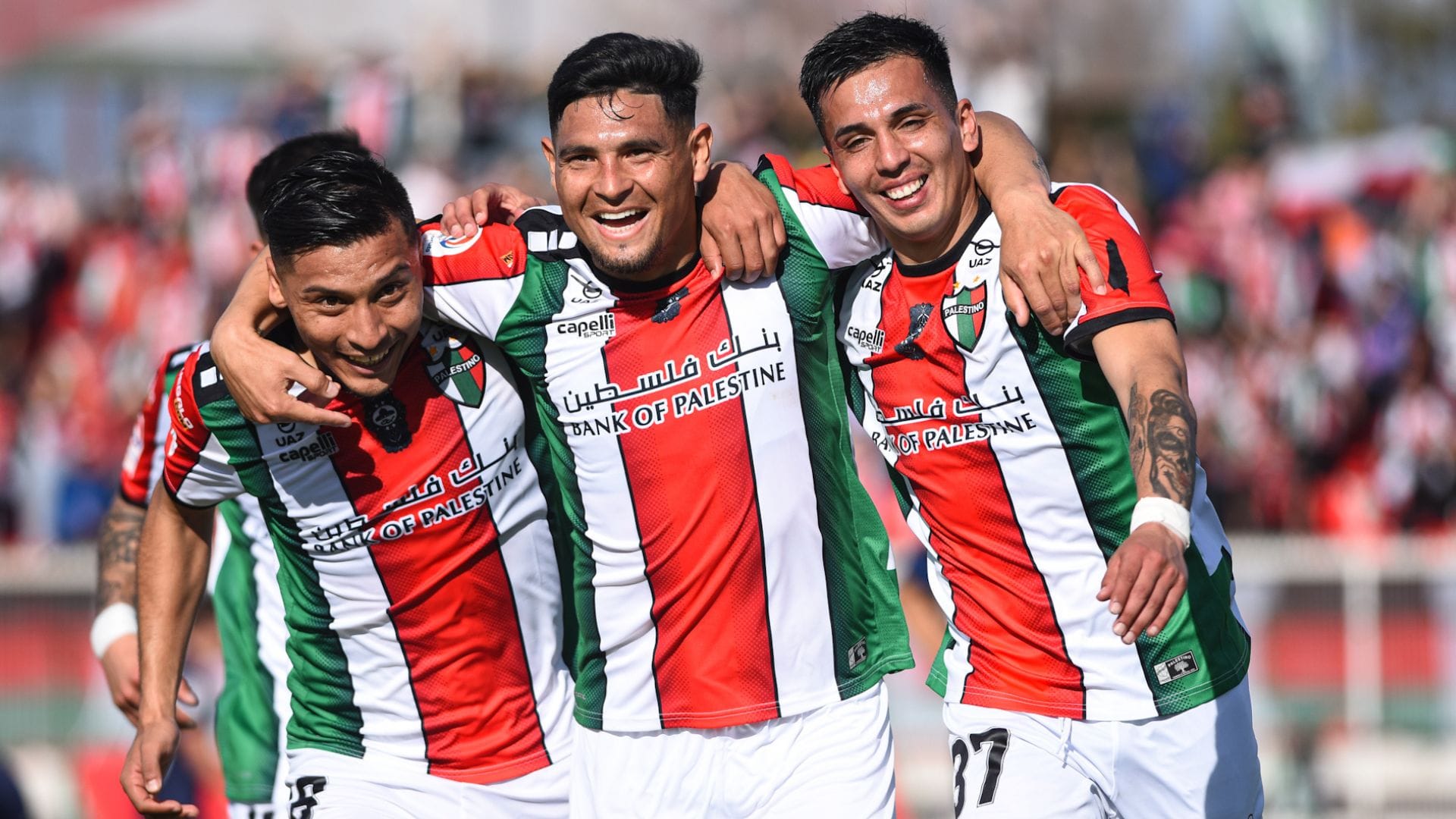 La Universidad Católica sigue sin levantar el nivel y cayó ante un Palestino que se ilusiona