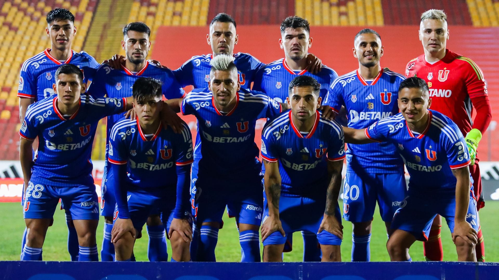 La Universidad de Chile prepara alineación estelar para enfrentar a Curicó Unido