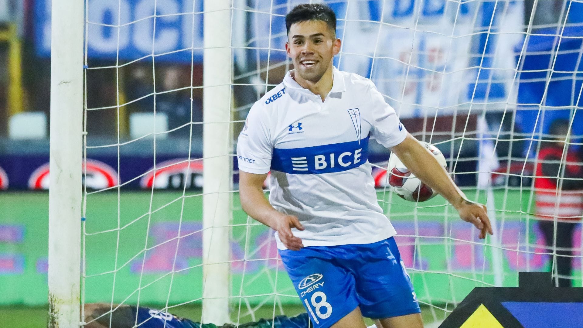 Alexander Aravena podría llegar a la segunda división inglesa