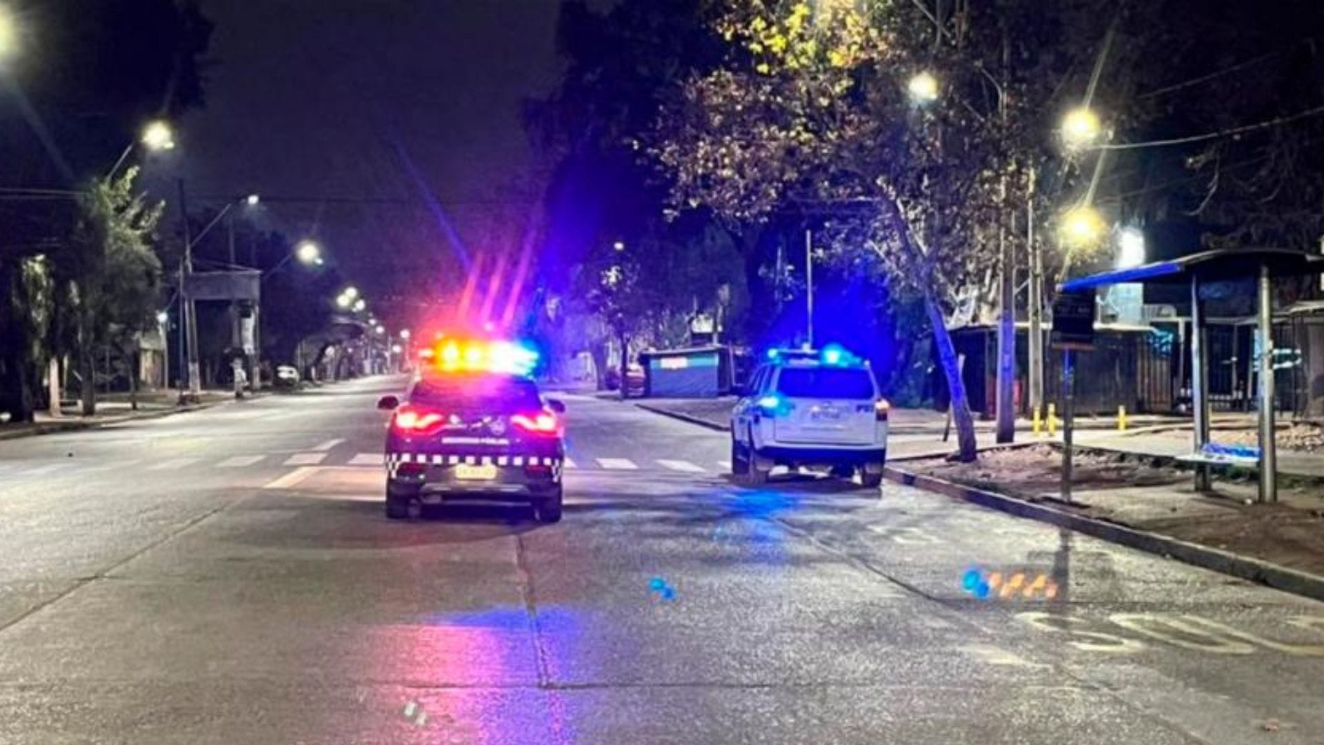 Delincuentes le dispararon en la cabeza cuando escapaba: Joven de 21 años fue asesinada durante encerrona frustrada en Recoleta