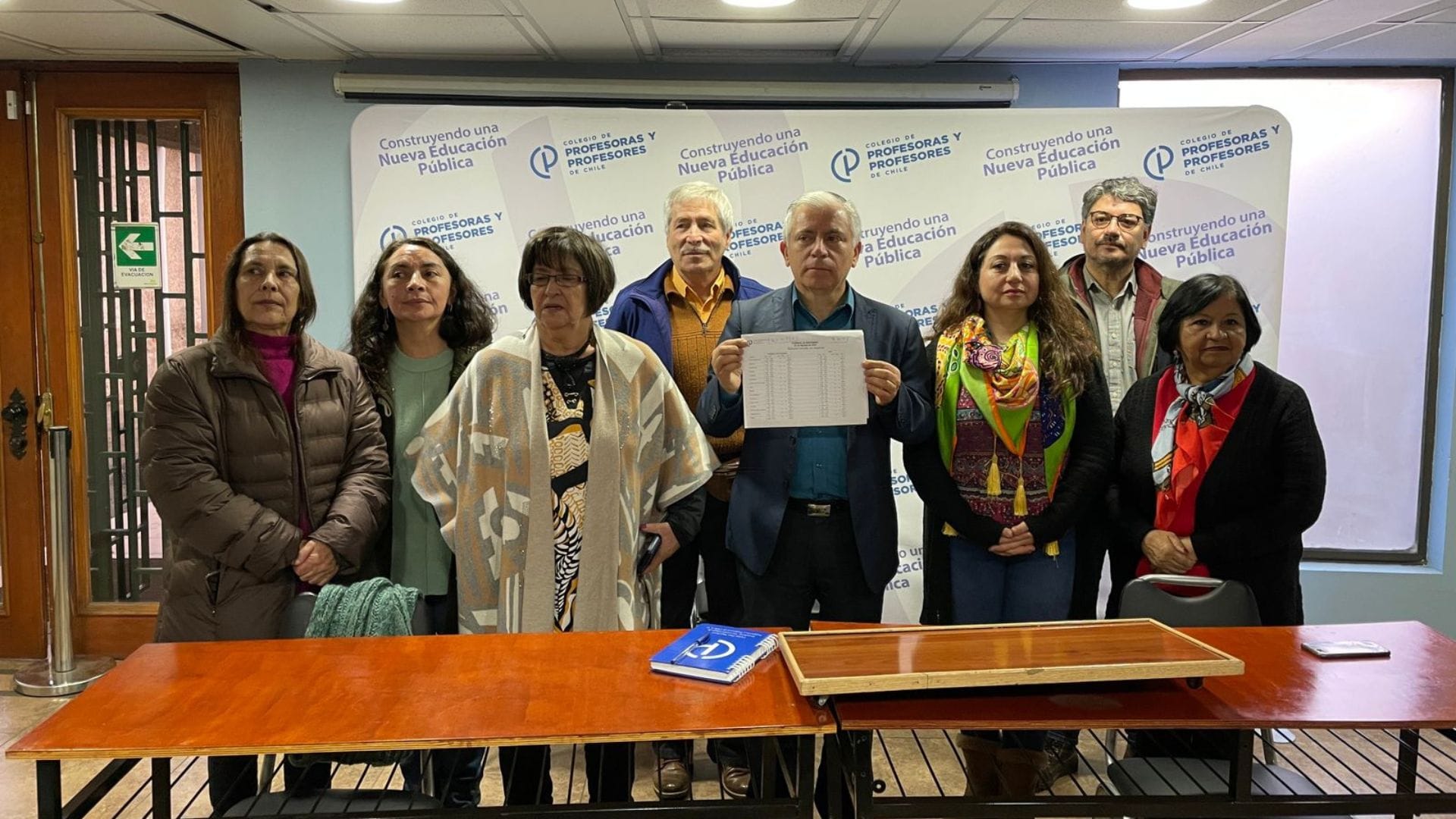 Colegio de Profesores confirma paro nacional indefinido: Ministro Cataldo tachó votación de “estrecha”