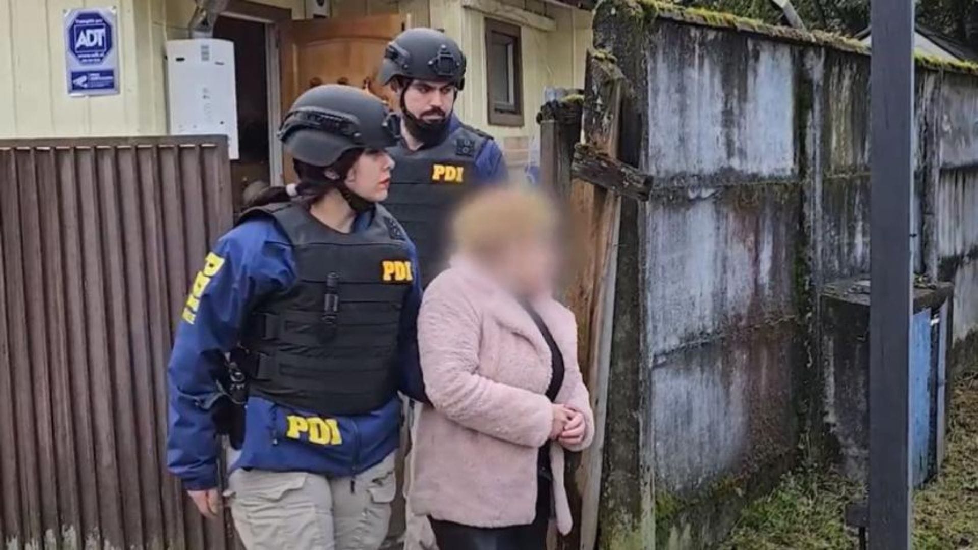 Habrían ganado más de $200 millones: Doctora e hijo a prisión por vender licencias y recetas médicas en la región de Aysén