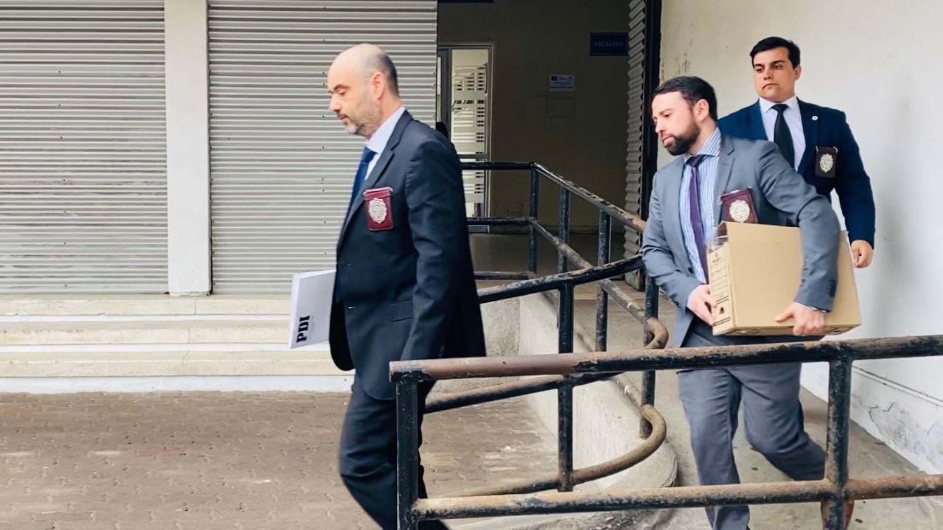 Ocho detenidos tras allanamiento a oficinas de la Dirección de Vialidad en Arica: Investigan delitos de corrupción