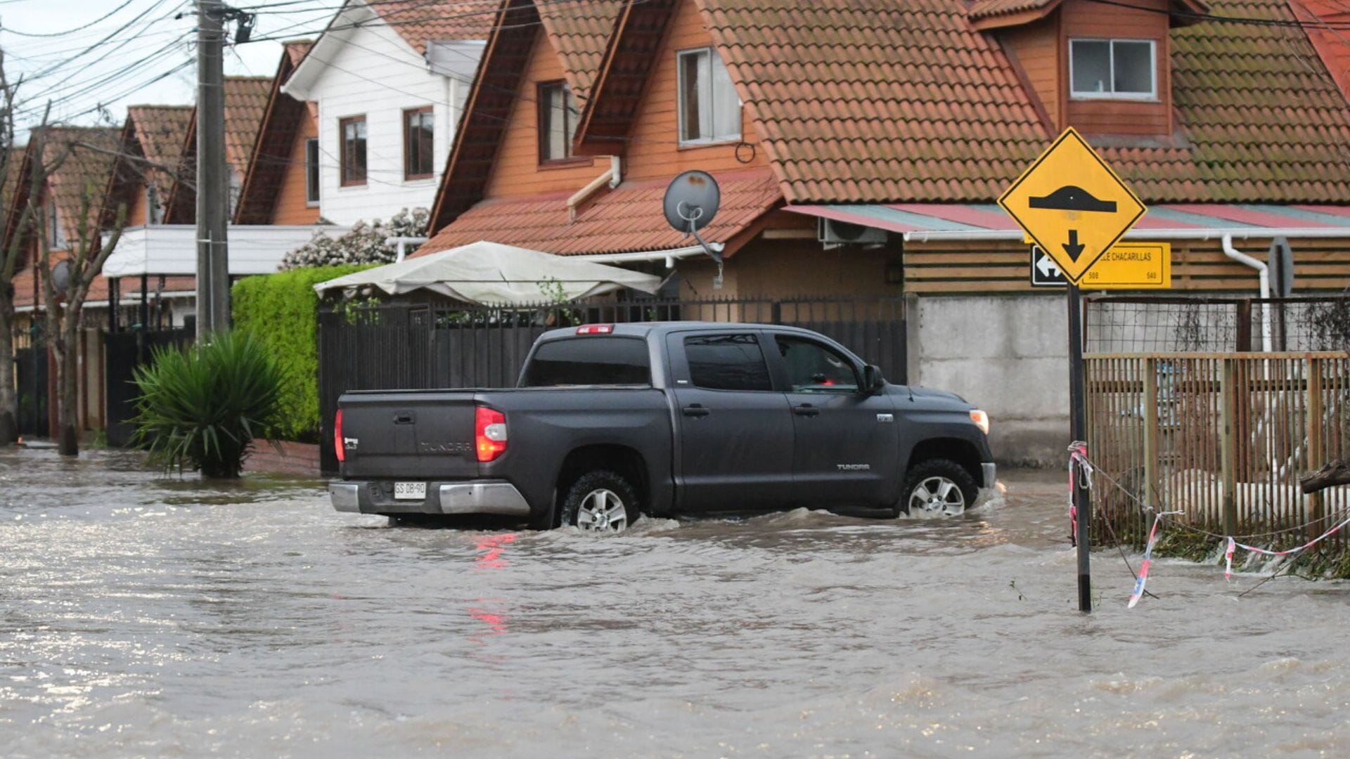 Adulta mayor murió tras caer a estero en Maule: Gobierno corrigió y aclaró que no se vincula al sistema frontal