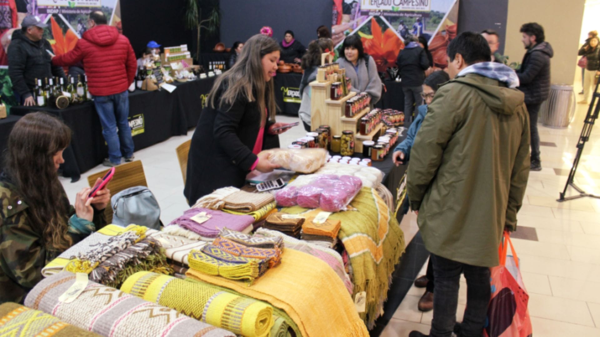Con una variedad de productos locales: Debutó el Mercado Campesino en el Mall del Centro Concepción